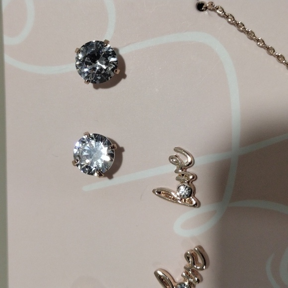 Women's Rose Gold-tone triple Heart Rhinestone Lilac Necklace w/ 3 stud Earrings - Picture 8 of 10